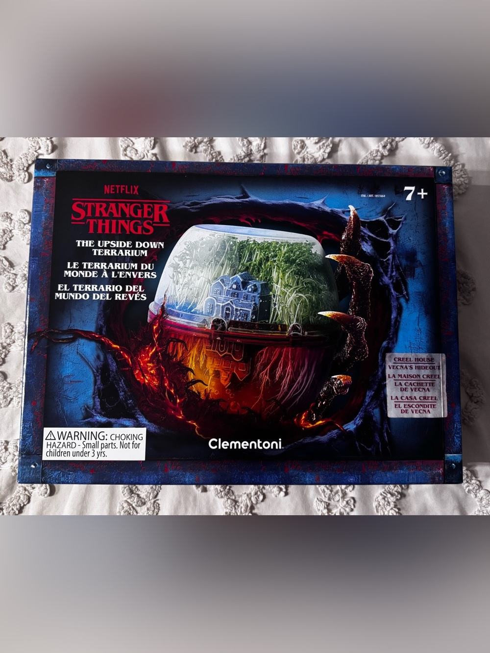 Stranger Things The Upside Down Terrarium - Black/Red